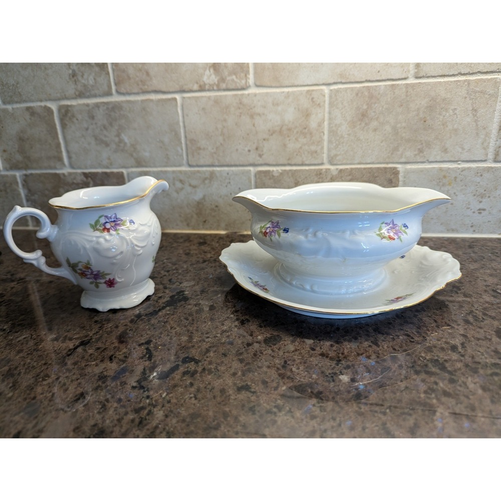 Wawel Poland Genex Spring Flowers Creamer And‎ Gravy Boat With Attached Plate